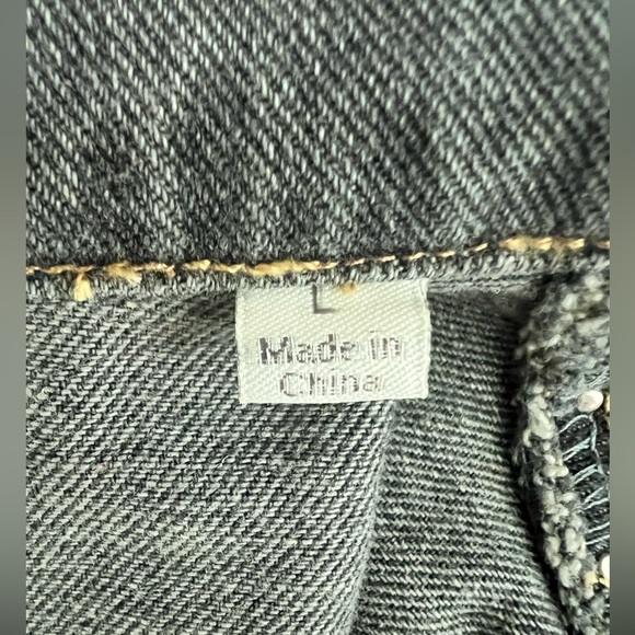 UMGEE Distressed Denim Jacket with non functional Pockets & Studs Large - Picture 6 of 13